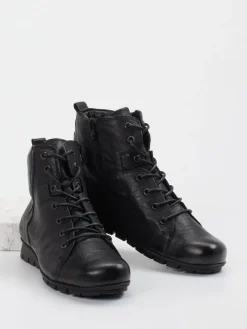 – Schnürstiefelette aus Ziegenleder*Think Best