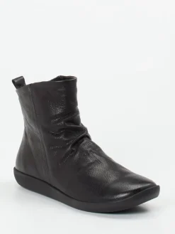 – Stiefeletten aus Ziegenleder*Think Best