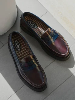 Damen Tod's – Loafer aus Hochglanzleder in Bordeaux