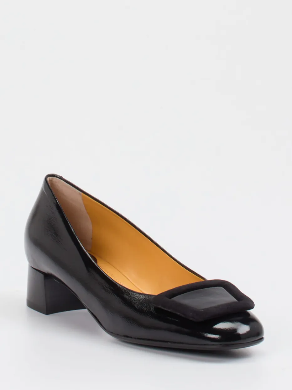 – Pumps aus Lackleder mit Zierschnalle*Truman's Sale