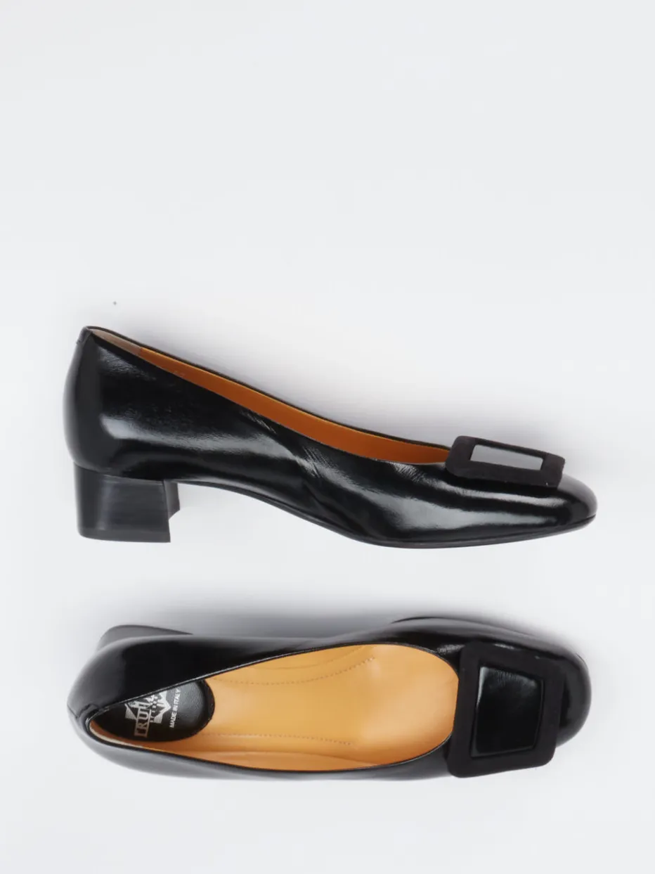 – Pumps aus Lackleder mit Zierschnalle*Truman's Sale