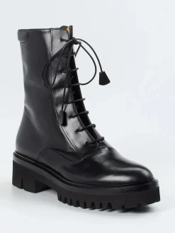 – Schnürboots aus Kalbleder*Truman's Outlet