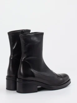 – Stiefeletten aus Veloursleder*Truman's Outlet