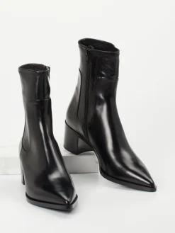 – Stiefeletten aus Kalbleder*Truman's New