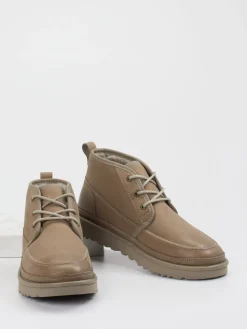 Herren UGG – Chukka Boots aus Nubukleder sandbeige