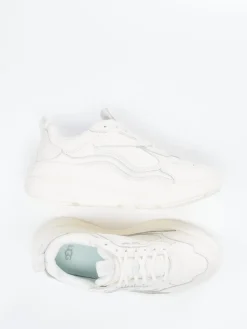 – Chunky Sneaker aus Kalbleder in Creme*UGG Hot