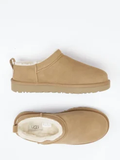 Damen UGG – Hausschuh aus Veloursleder in Sandbeige