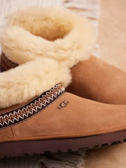 – Hausschuh aus Veloursleder karamell*UGG