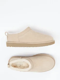 Damen UGG – Hausschuhe aus Veloursleder mit Lammfell