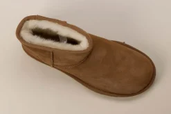 Damen UGG – Lammfell-Boots aus Veloursleder kastanien