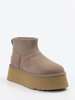 – Plateau-Stiefeletten aus Veloursleder taupe*UGG Online