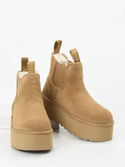 – Stiefelette aus Veloursleder sandbeige*UGG Hot