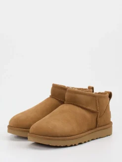 – Stiefelette aus Veloursleder cognac*UGG Hot