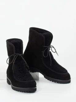 – Schnürstiefelette aus Veloursleder*Unützer Hot