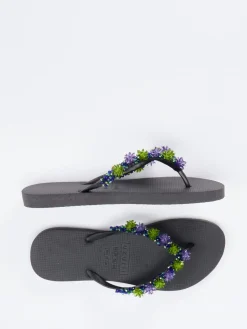 – Zehentrenner aus Gummi mit Perlenverzierung*Uzurii