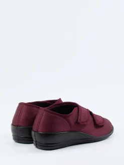 – Hausschuh aus Textil in Bordeauxrot*Varomed New