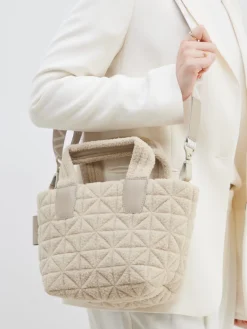 – Handtasche aus Teddy-Stoff*VeeCollective Berlin Sale