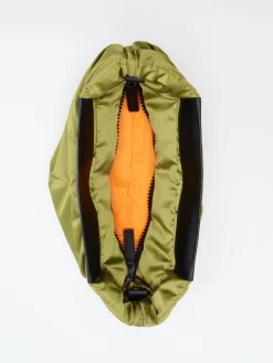 – Schultertasche aus Nylon Oliv*VeeCollective Berlin New