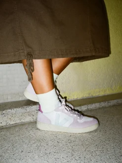 Damen VEJA – Low-Top Sneaker aus Kalbleder und Velours