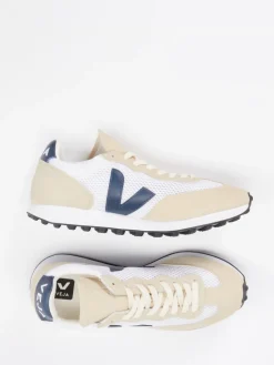 – Retro-Sneaker aus Mesh und Veloursleder Beige*VEJA Clearance