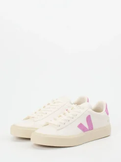 – Sneaker aus Kalbleder in Creme*VEJA Sale
