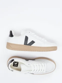 – Sneaker aus Kalbleder in*VEJA Outlet