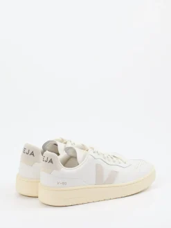 – Sneaker aus Kalbleder in Offwhite*VEJA Hot