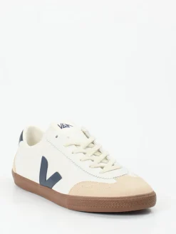 – Sneaker aus Leder in Creme*VEJA