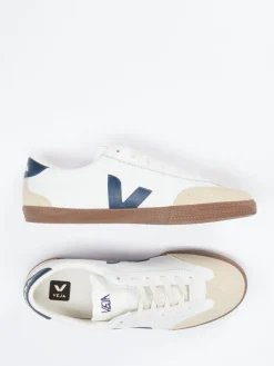 – Sneaker aus Leder in Creme*VEJA