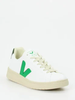 – Sneaker aus veganem Glattleder*VEJA New