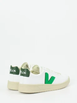 – Sneaker aus veganem Glattleder*VEJA New