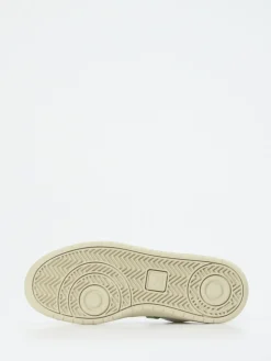 – Sneaker aus veganem Glattleder*VEJA New