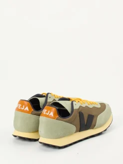 Herren VEJA – Sneaker aus Veloursleder in Salbei