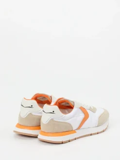 – Sneaker aus Veloursleder*Voile Blanche