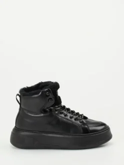 – Schnürboots aus Hochglanzleder*Woolrich Outlet